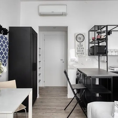 Joivy Stylish Double Near Metro Station * Milano
