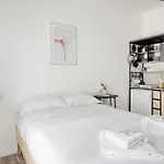 Joivy Stylish Double Near Metro Station Apartamento *