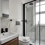 Joivy Stylish Double Near Metro Station * Milán