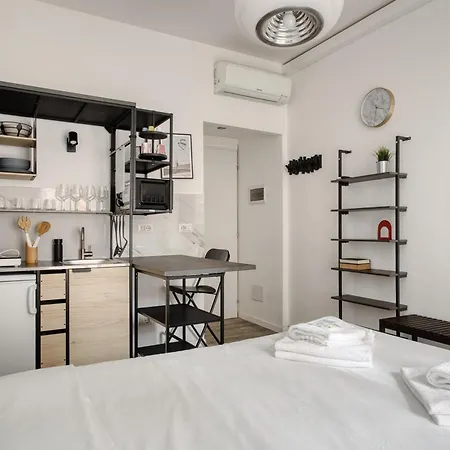 Joivy Stylish Double Near Metro Station ميلان