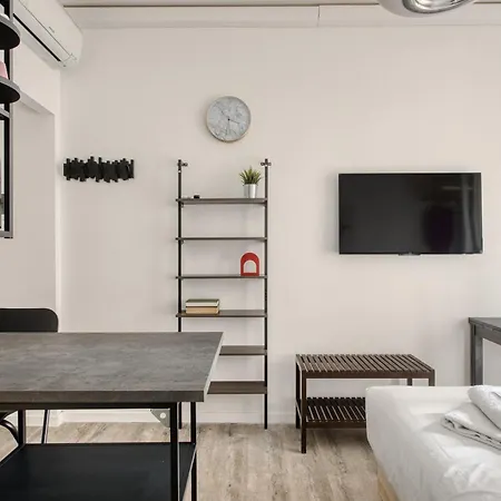 شقة Joivy Stylish Double Near Metro Station ميلان