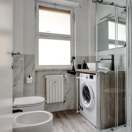 Joivy Stylish Double Near Metro Station Lejlighed Milano