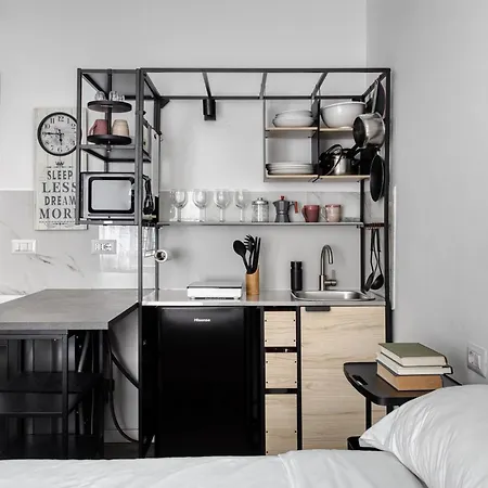 Joivy Stylish Double Near Metro Station Lejlighed *