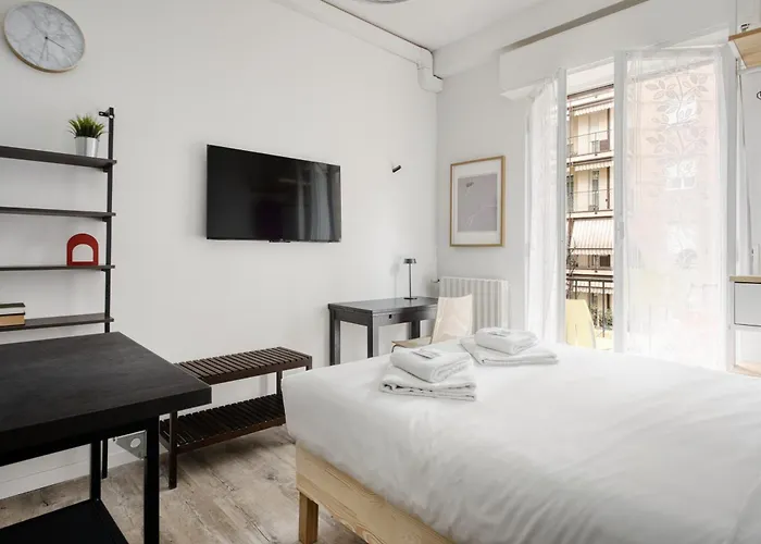 Joivy Stylish Double Near Metro Station ميلان