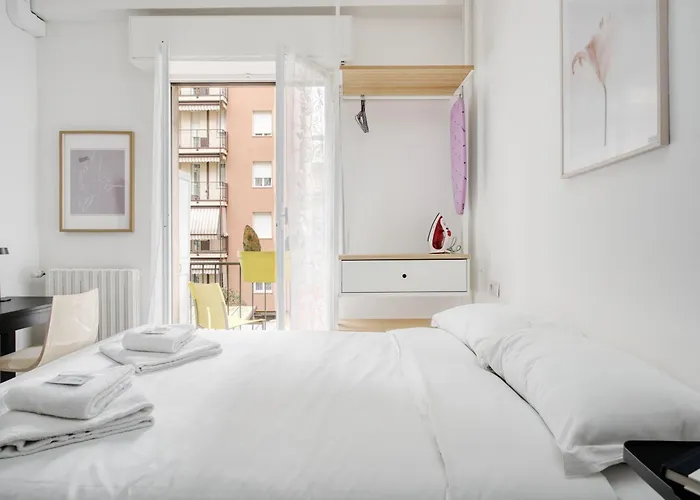 Joivy Stylish Double Near Metro Station شقة ميلان