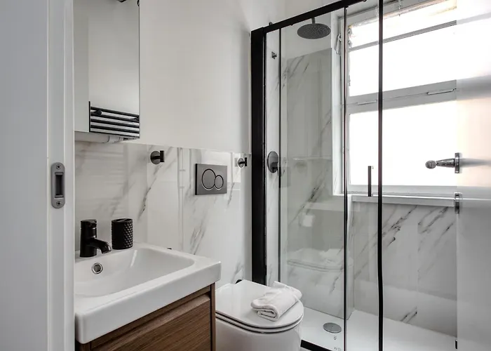 Joivy Stylish Double Near Metro Station * ميلان