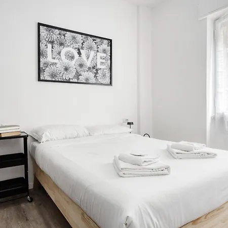 Joivy Stylish Double Near Metro Station *